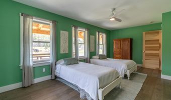 29 Dashney Rd, Burke, VT 05832