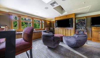 99 Granite St, Ashland, OR 97520