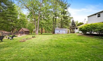 27 DELAWARE RIM Dr, Yardley, PA 19067