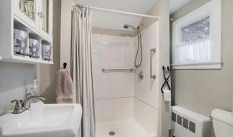 61 Old Phinneys Ln, Barnstable, MA 02630