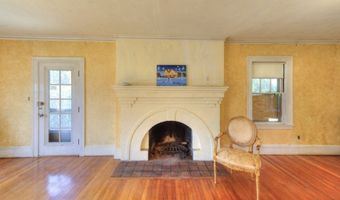 24 Hadwen Rd, Worcester, MA 01602