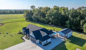 1090 Sandy Ln, Arnaudville, LA 70512