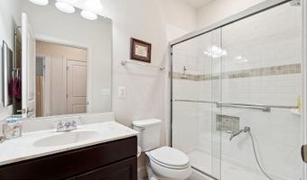 44589 YORK CREST Ter #200, Ashburn, VA 20147