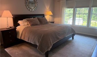 64 Fieldstone Ln, North Kingstown, RI 02874
