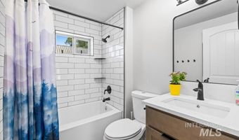 311 N School St, Cascade, ID 83611