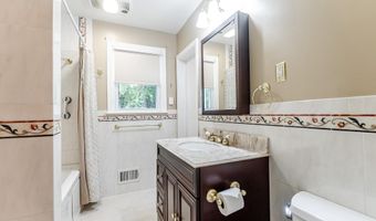823 GRANDE Ln, Hockessin, DE 19707