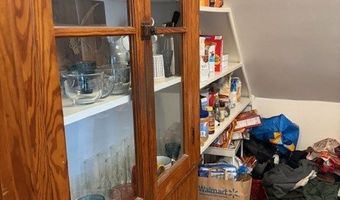 18 Walnut St, Bristol, CT 06010