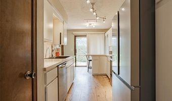 32 SE Shadowlake Dr 32, Bartlesville, OK 74006