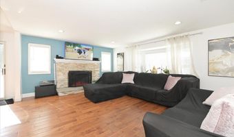 62 Bayside Ave, Amityville, NY 11701