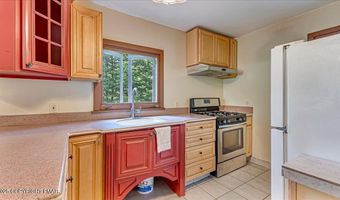151 Route 940, Blakeslee, PA 18610