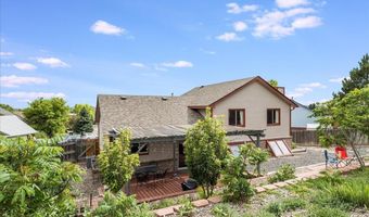 5650 WHITE Blf, Cheyenne, WY 82009