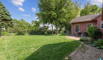 301 Lee Dr, Alcester, SD 57001