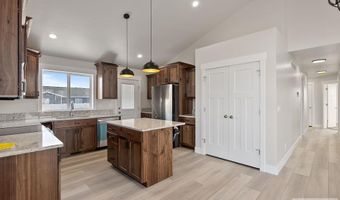 1082 Alpine Ave, Chubbuck, ID 83202