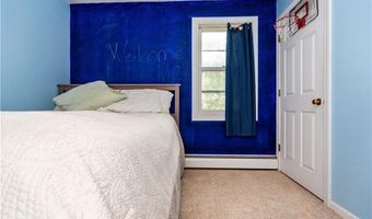 65 Jeri Lynn Cir, Warwick, RI 02886
