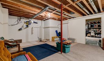 1412 Court St, Adel, IA 50003
