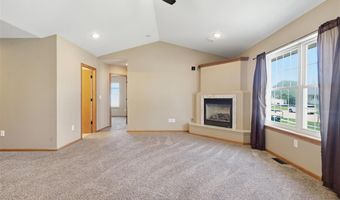 89 Cardinal Ave, Atkins, IA 52206