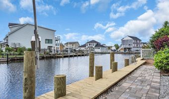 221 Magnolia Dr, Bayville, NJ 08721