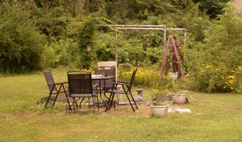 4 Brackett Hill Rd, Alfred, ME 04002