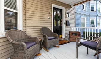 5 Gardiner St, Newport, RI 02840