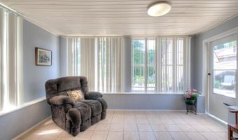 2 CLARK Dr, Barrington, NJ 08007
