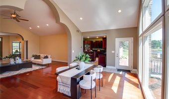 105 Lake Dr, Alton, IL 62002