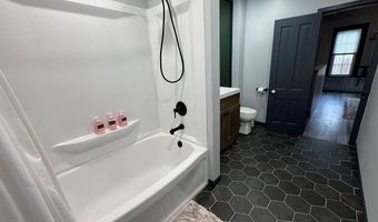 807 6th St, Aurora, NE 68818