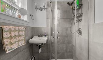 80 PECK Ave, Bristol, RI 02809