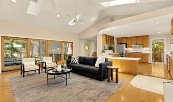 8407 GEORGIAN Way, Annandale, VA 22003