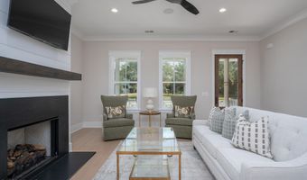20 Millers Pond Dr, Beaufort, SC 29907