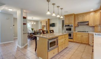 163 Windy Knoll Dr, Berlin, CT 06037