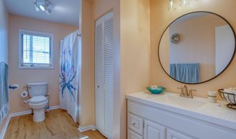 121 S SANDPIPER Dr, Dover, DE 19901