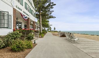 17646 S Ridgewood Dr, Arcadia, MI 49613