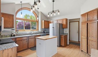 7135 Upper 157th St W, Apple Valley, MN 55124
