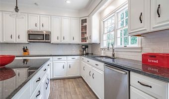 1487 Shelburne Ct, Allentown, PA 18104