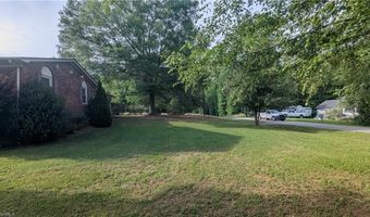 272 Meadow Rd, Asheboro, NC 27205