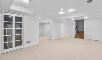 1 ORCHARD Way S, Potomac, MD 20854
