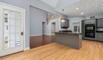 15 Sophia Cir, North Kingstown, RI 02852