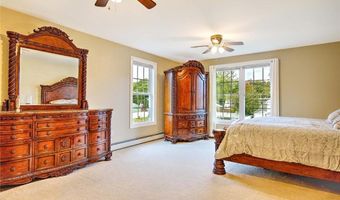 29 Lake Ave, Barrington, RI 02806