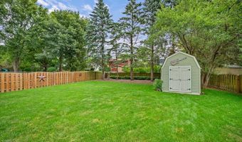 640 Ash St, Algonquin, IL 60102