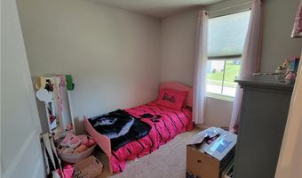 409 Lock Dr, Allen, PA 18067
