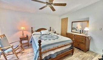 8 Windsor Dr, Alfred, ME 04002