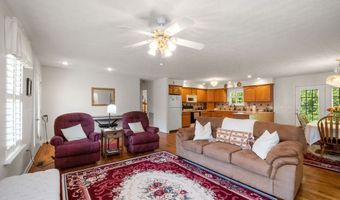 108 Lock Ln, Alum Creek, WV 25003