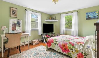 860 Centerville Rd, Warwick, RI 02886
