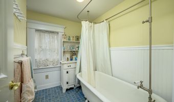 132 Coral St, Beach Haven, NJ 08008