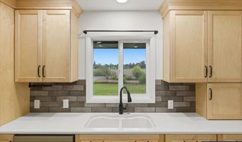 31195 Pirtle Dr SW, Albany, OR 97321