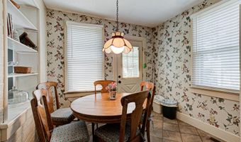 916 Audubon Pkwy, Audubon Park, KY 40213