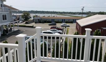 8 Seascape Ave, Middletown, RI 02842