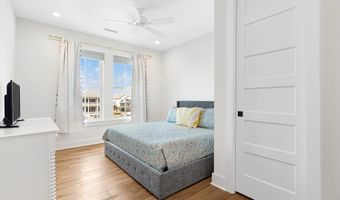 524 N Kinston Ave, Atlantic Beach, NC 28512