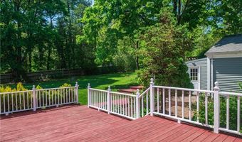 33 Wilbur Rd, Lincoln, RI 02865