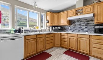 67425 N Lob Ln, Benton City, WA 99320